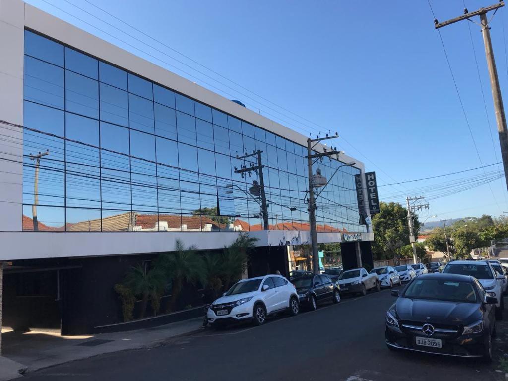 Hotel E Restaurante Canta Galo Jacarezinho Exteriér fotografie